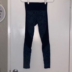 Snake print high waisted leggings